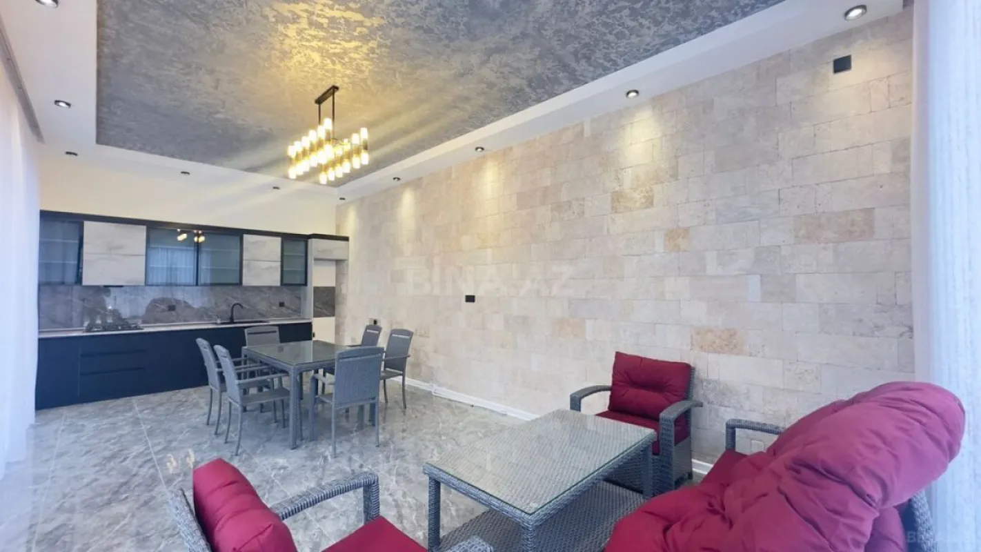 Satılır 6 otaqlı həyət evi 400 m²