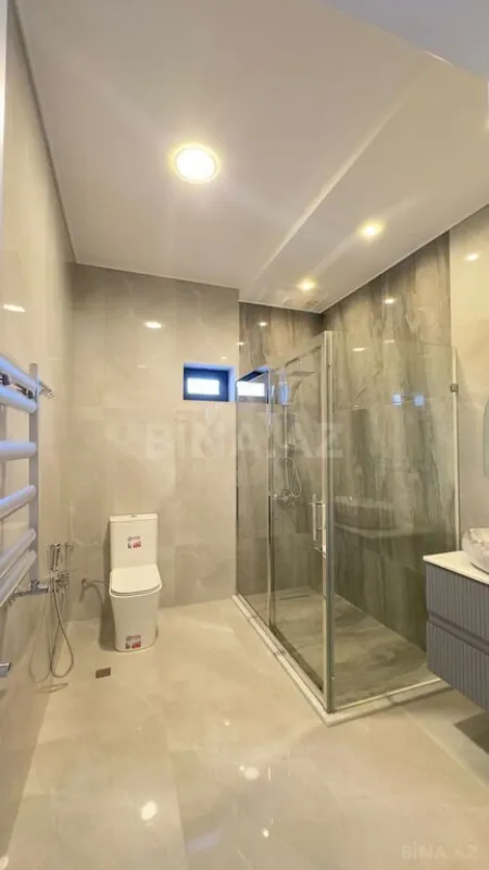 Satılır 6 otaqlı həyət evi 400 m²