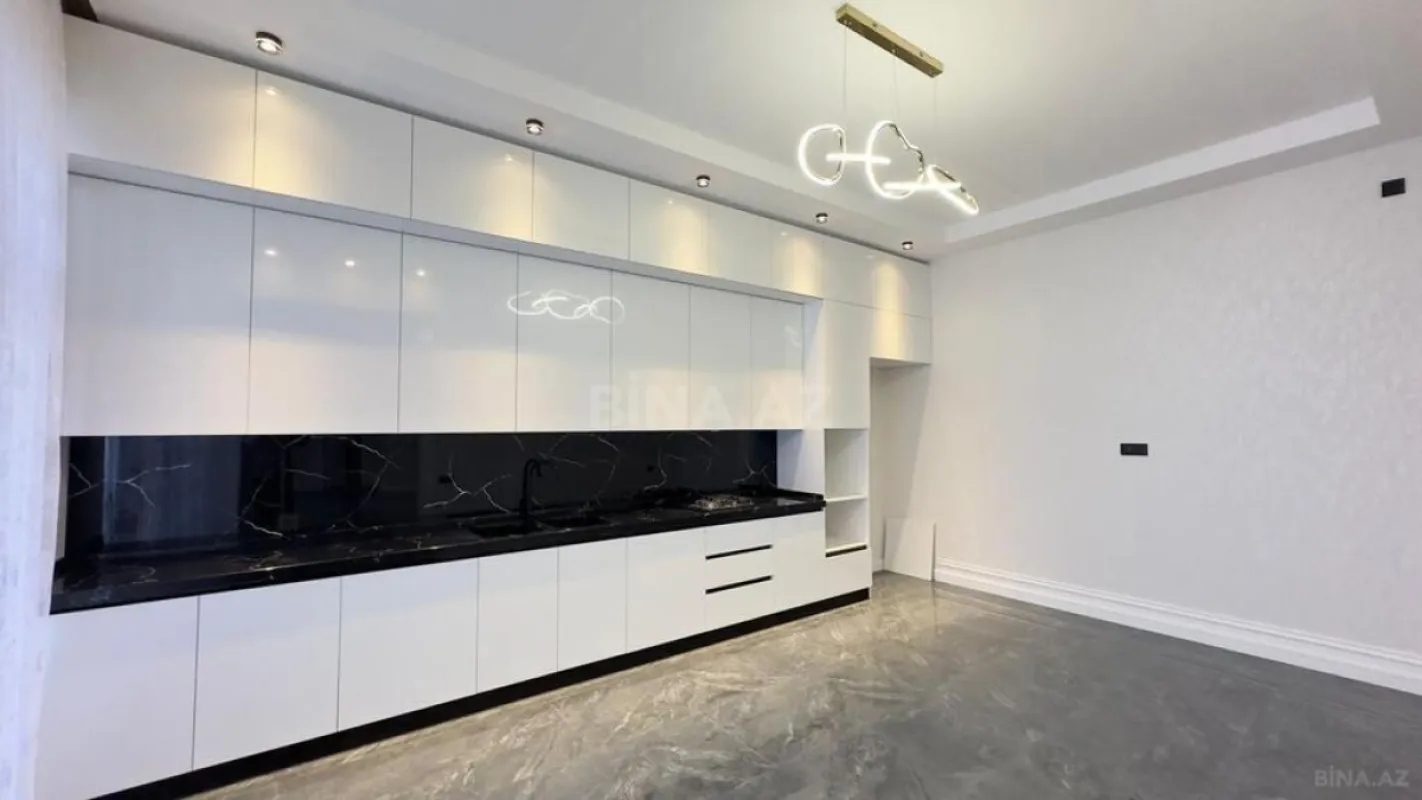 Satılır 6 otaqlı həyət evi 400 m²