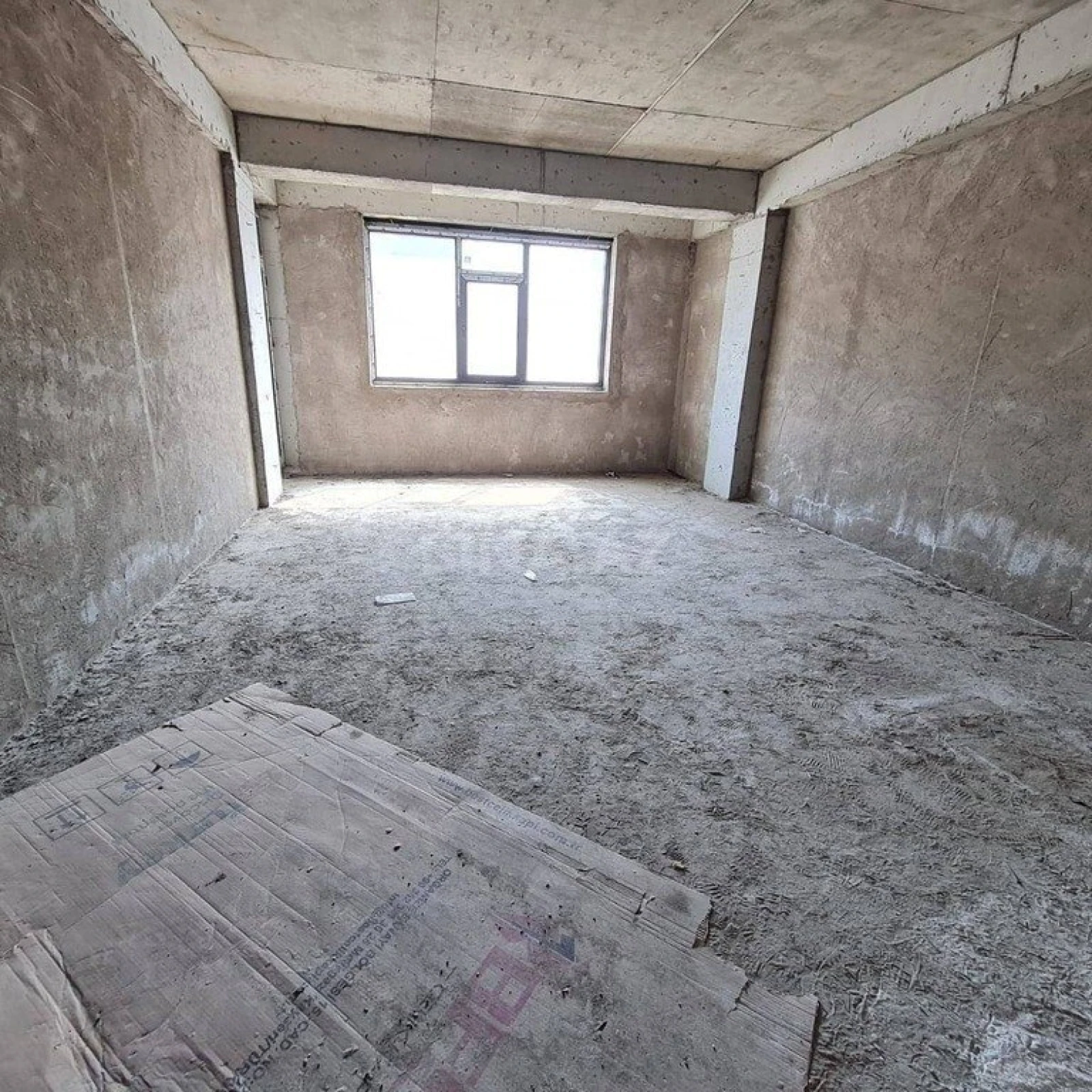 Satılır 4 otaqlı mənzil 177 m²