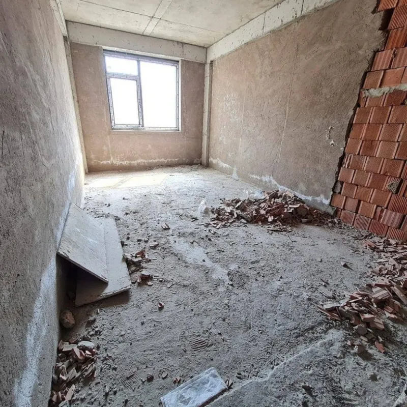 Satılır 4 otaqlı mənzil 177 m²