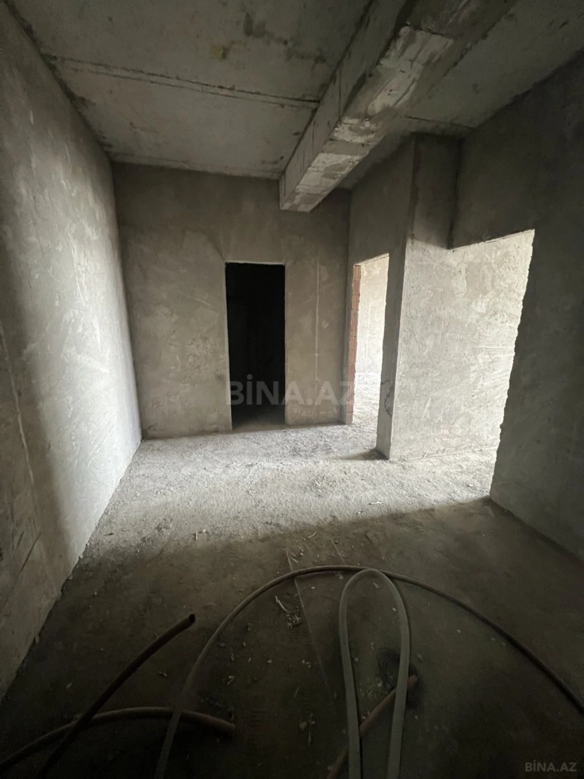 Satılır 4 otaqlı mənzil 162 m²