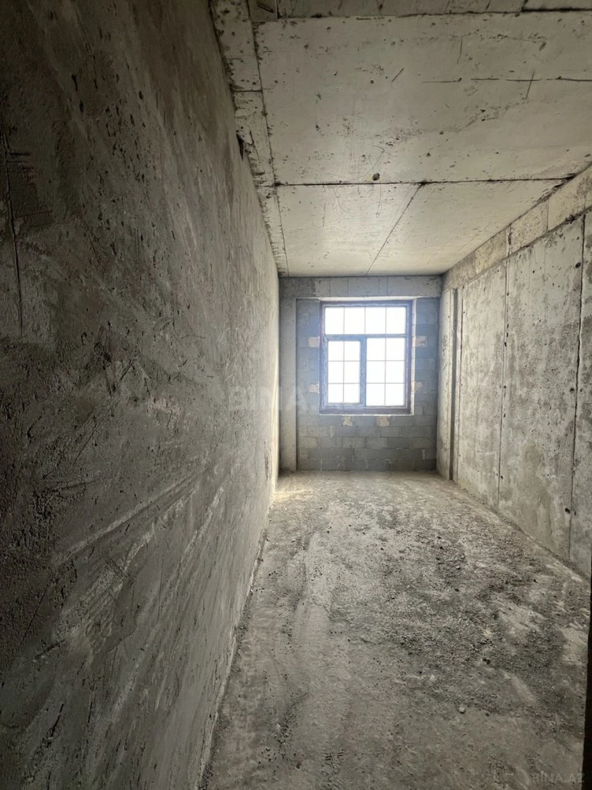 Satılır 4 otaqlı mənzil 162 m²