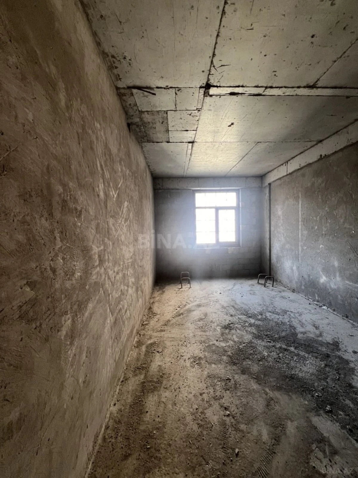 Satılır 4 otaqlı mənzil 162 m²