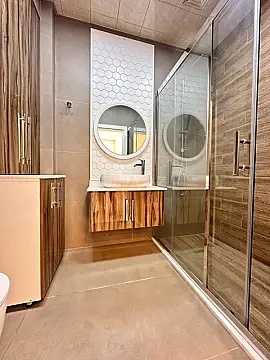 Satılır 4 otaqlı mənzil 130 m²