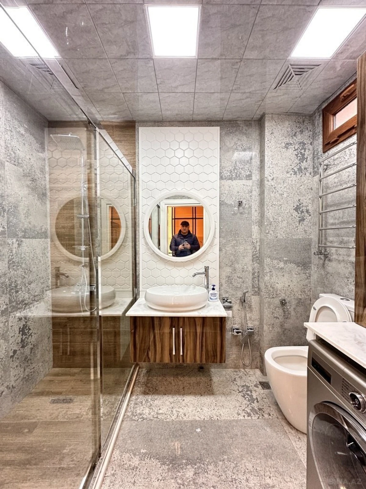 Satılır 4 otaqlı mənzil 130 m²