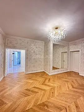 Satılır 4 otaqlı mənzil 130 m²