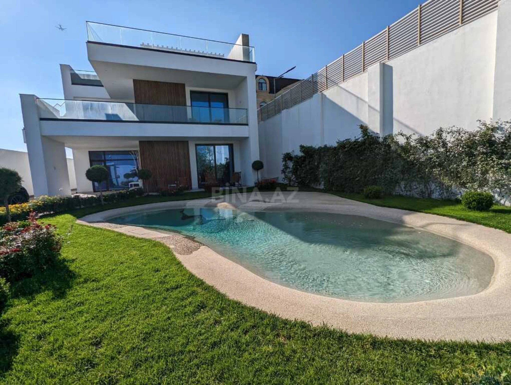 Kirayə verilir 5 otaqlı həyət evi 400 m²