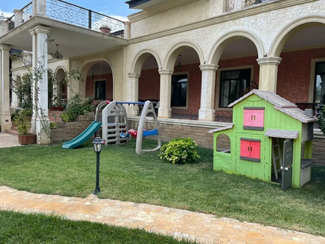 Kirayə verilir 6 otaqlı həyət evi 500 m²