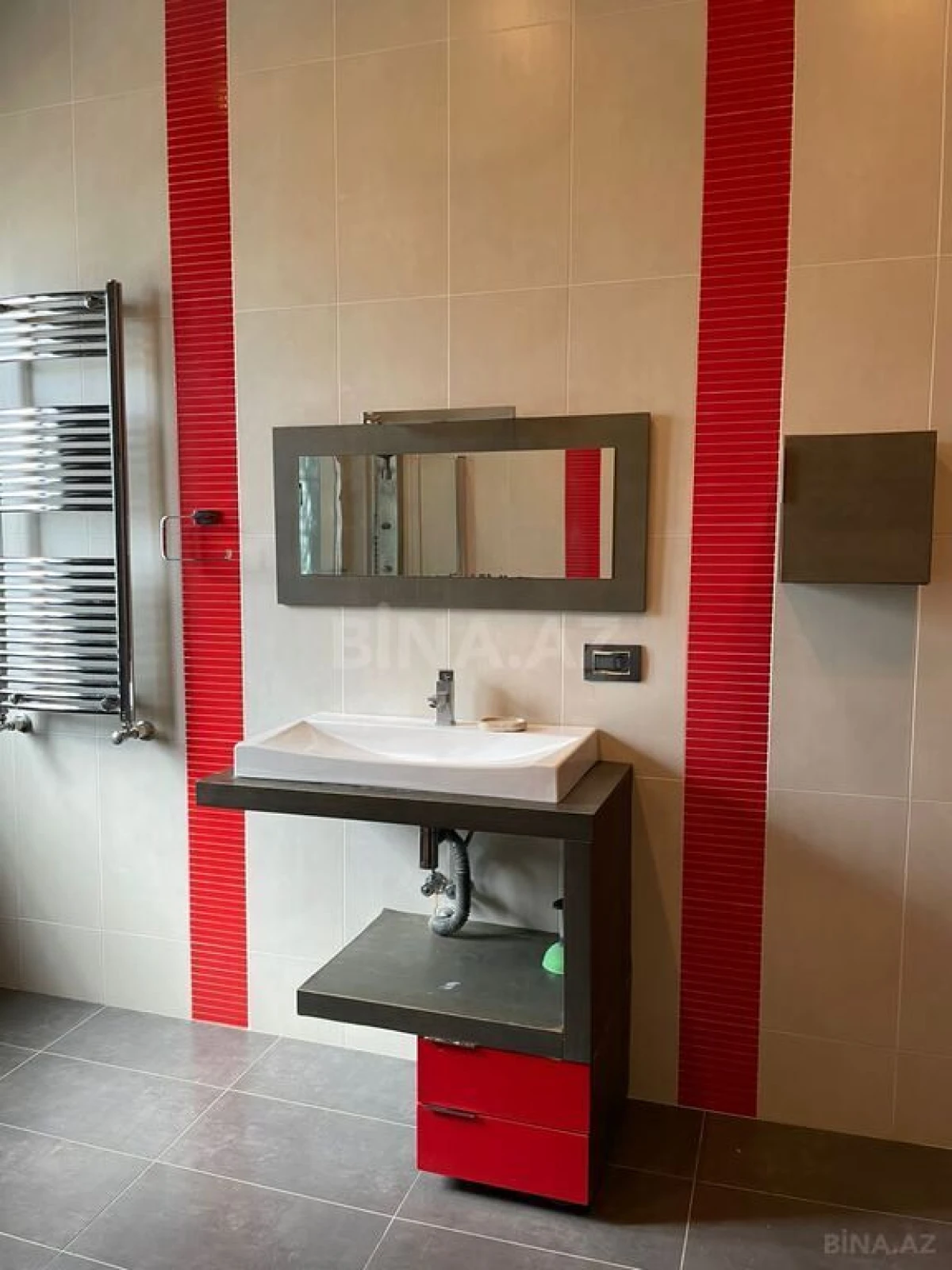 Kirayə verilir 6 otaqlı həyət evi 500 m²