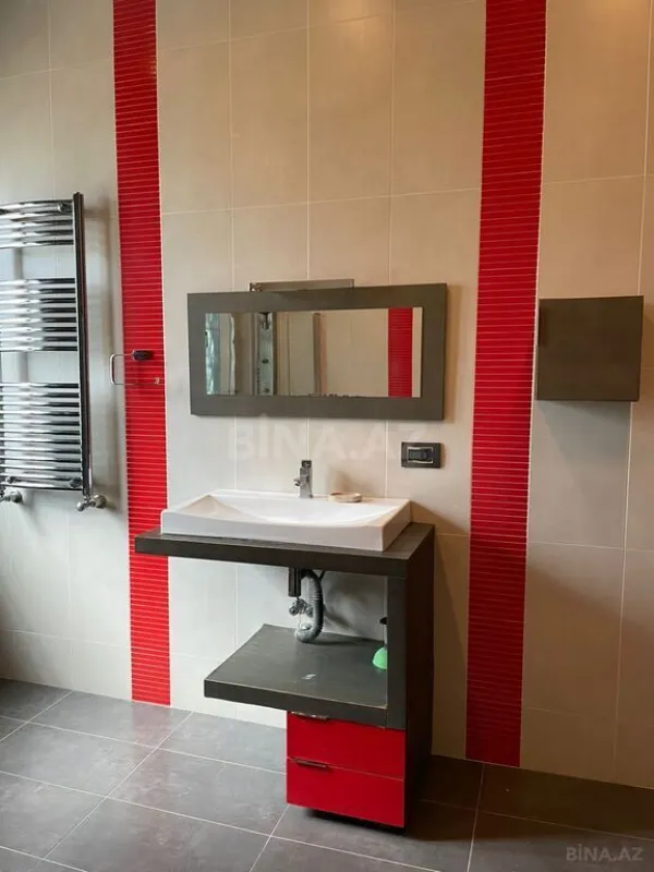 Kirayə verilir 6 otaqlı həyət evi 500 m²