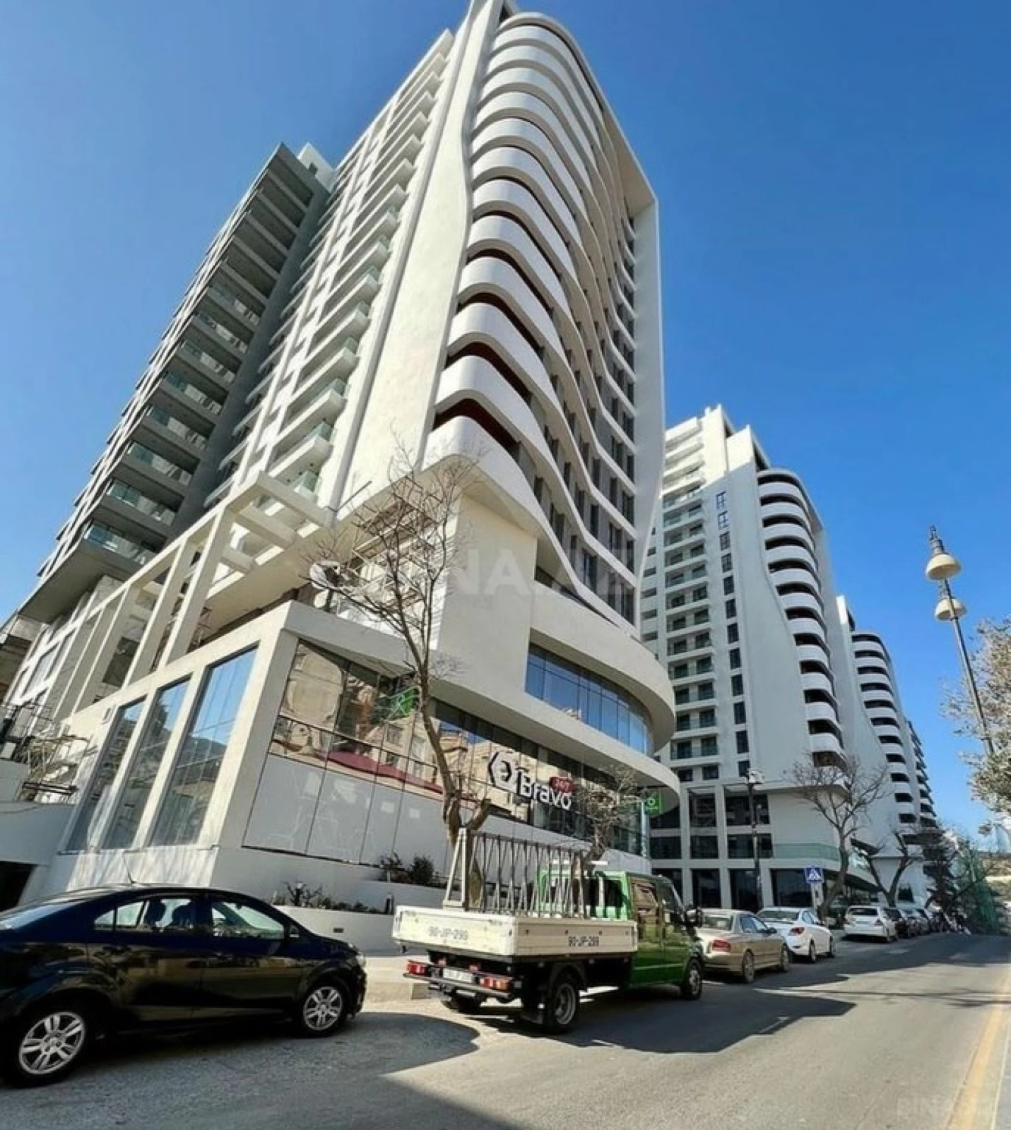 Satılır 3 otaqlı mənzil 97 m²