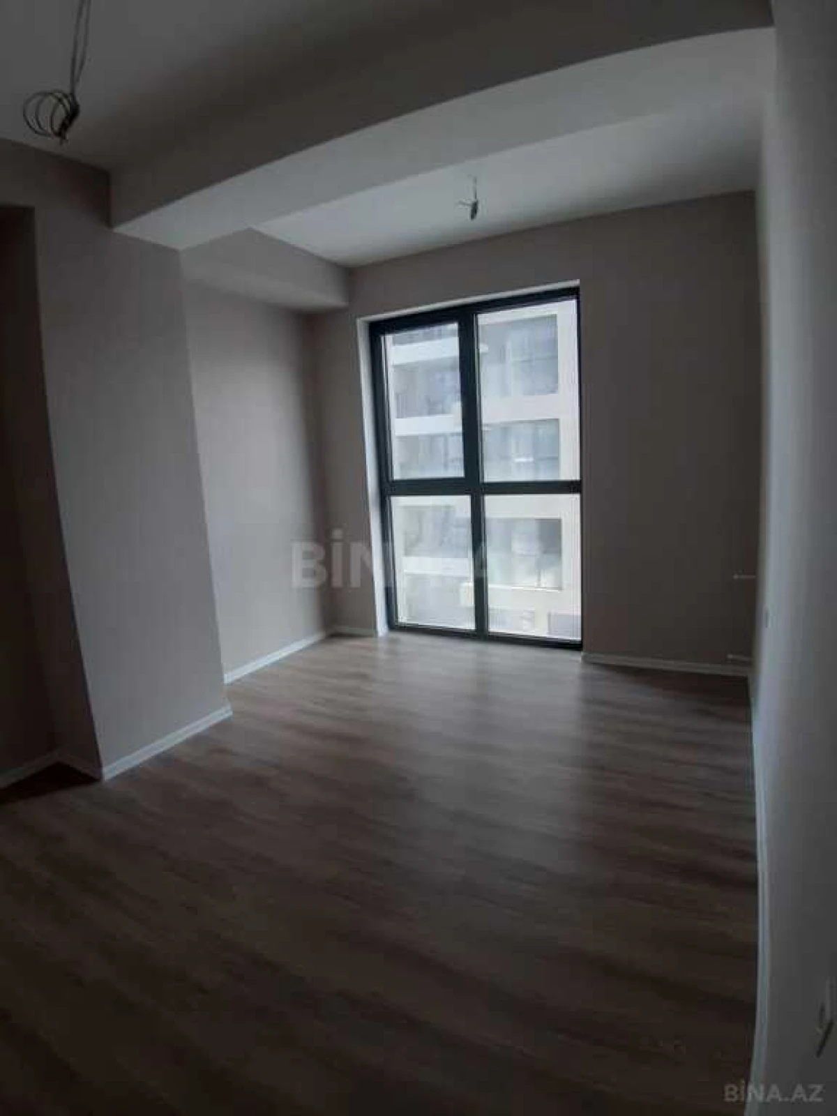 Satılır 3 otaqlı mənzil 97 m²