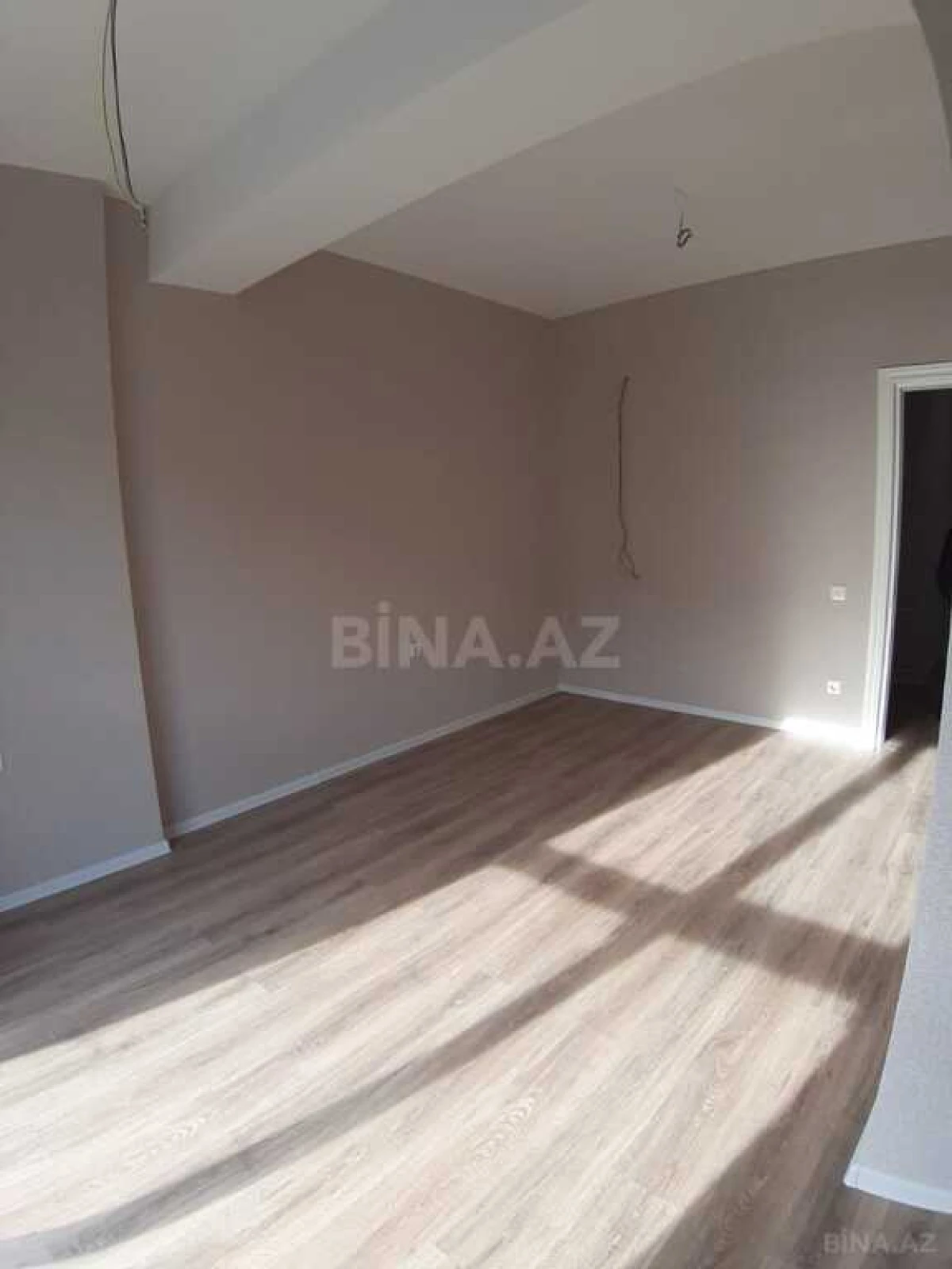 Satılır 3 otaqlı mənzil 97 m²