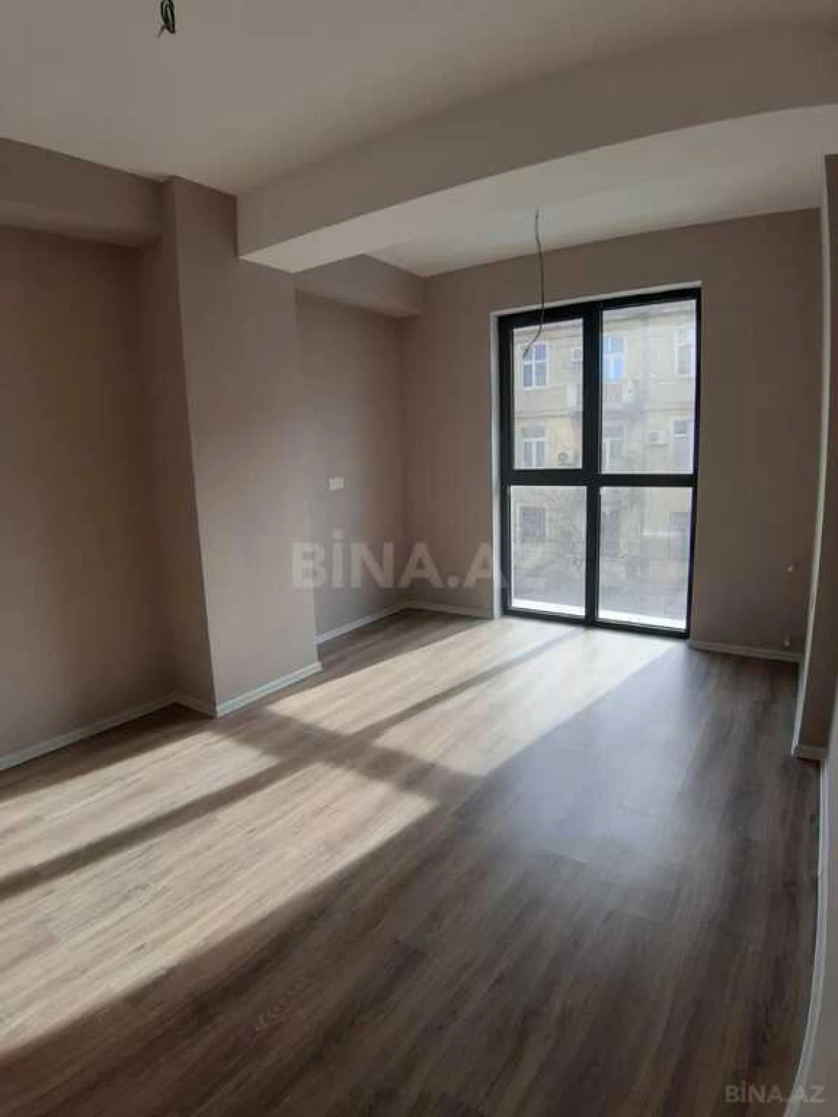 Satılır 3 otaqlı mənzil 97 m²
