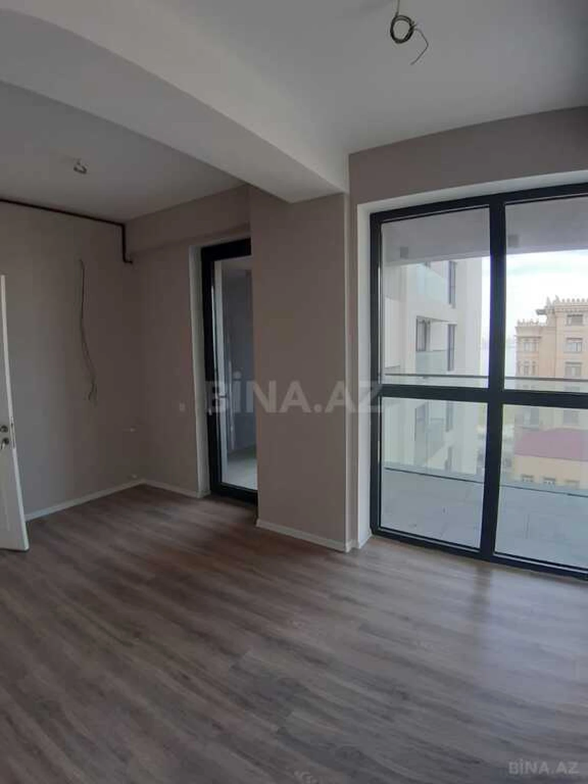Satılır 3 otaqlı mənzil 97 m²