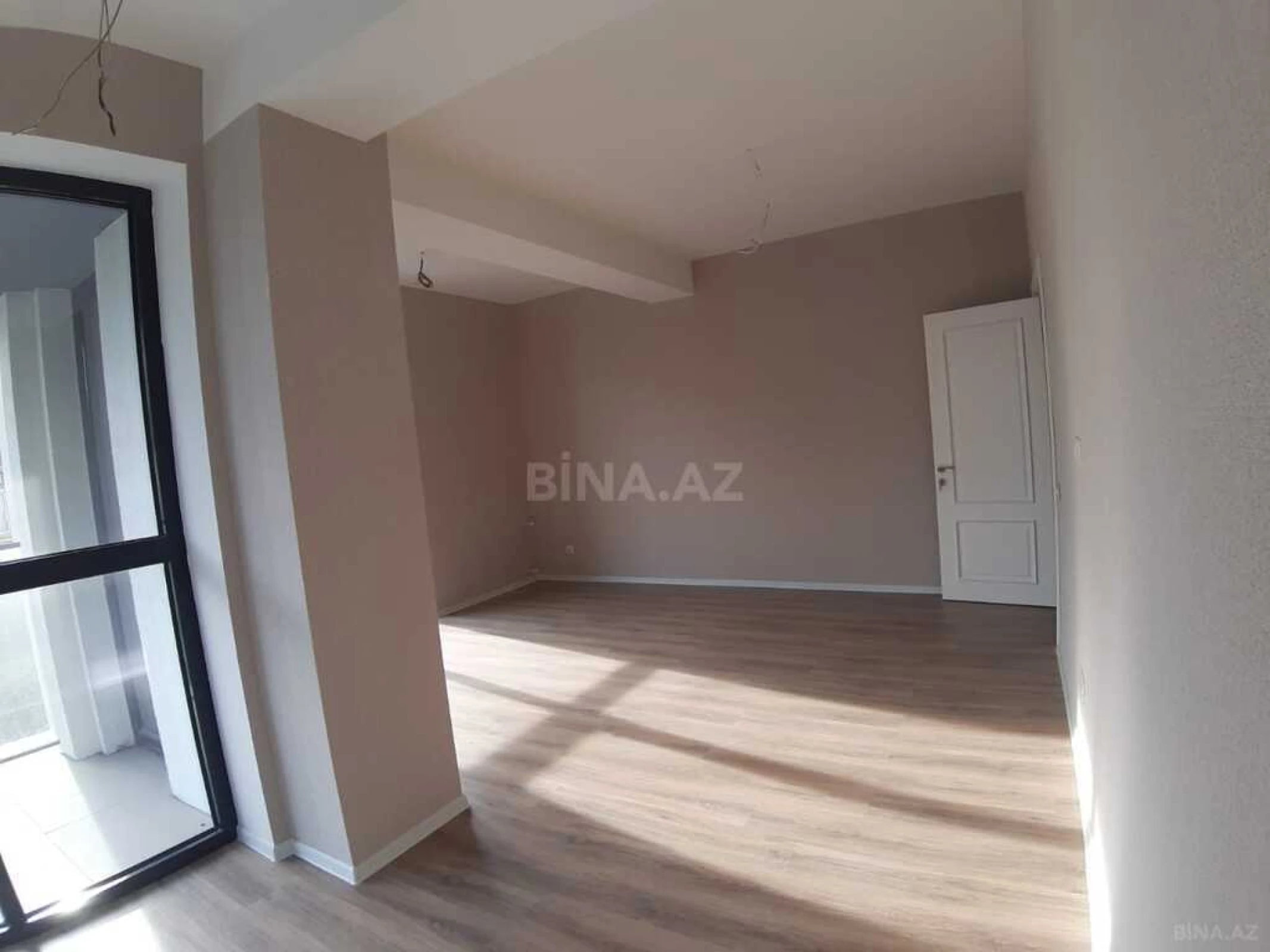 Satılır 3 otaqlı mənzil 97 m²