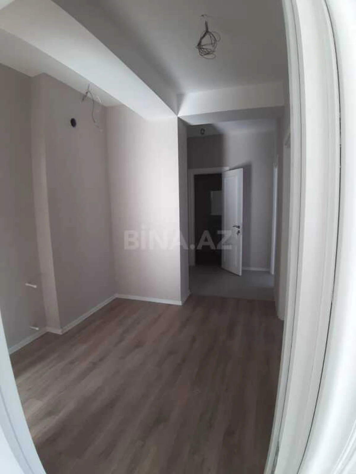 Satılır 3 otaqlı mənzil 97 m²