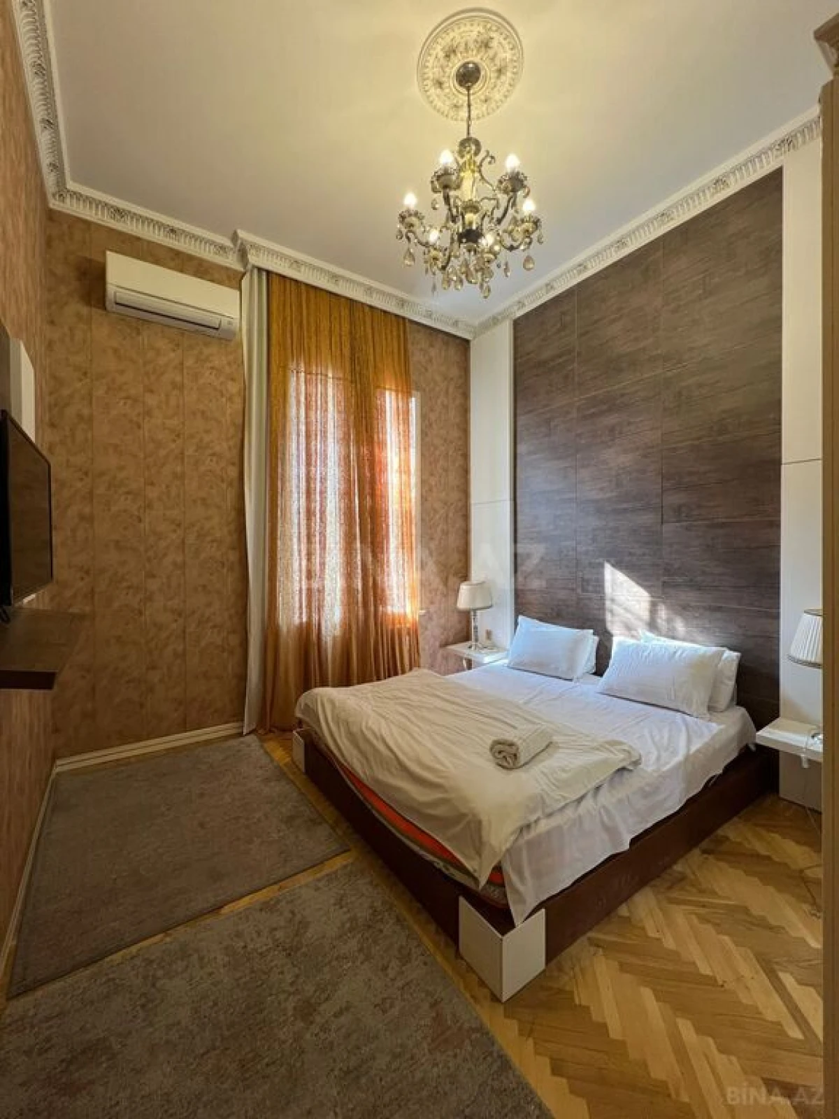 Satılır 5 otaqlı mənzil 187 m²