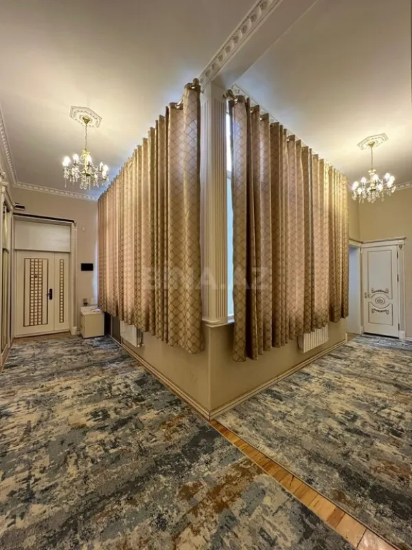 Satılır 5 otaqlı mənzil 187 m²