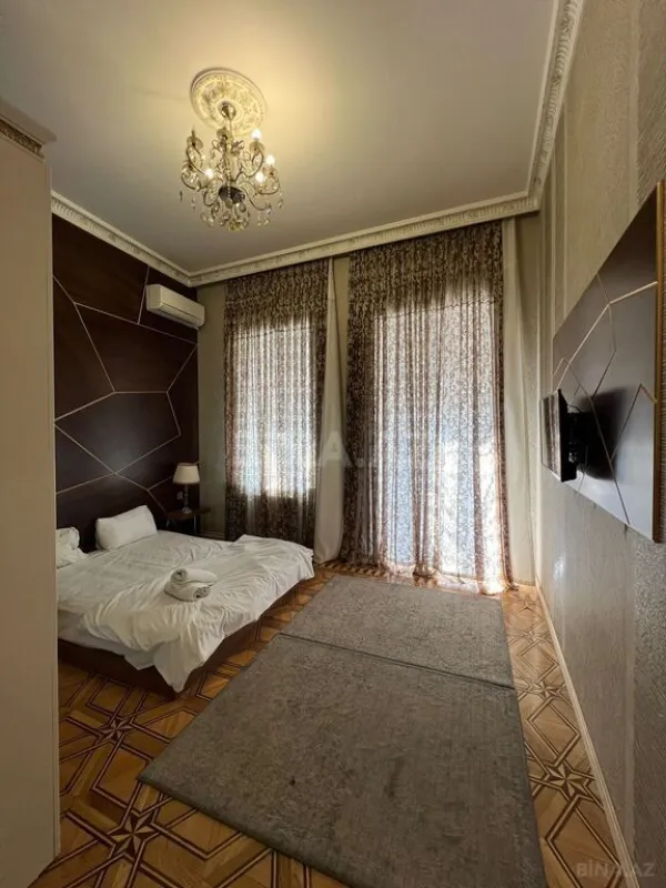 Satılır 5 otaqlı mənzil 187 m²