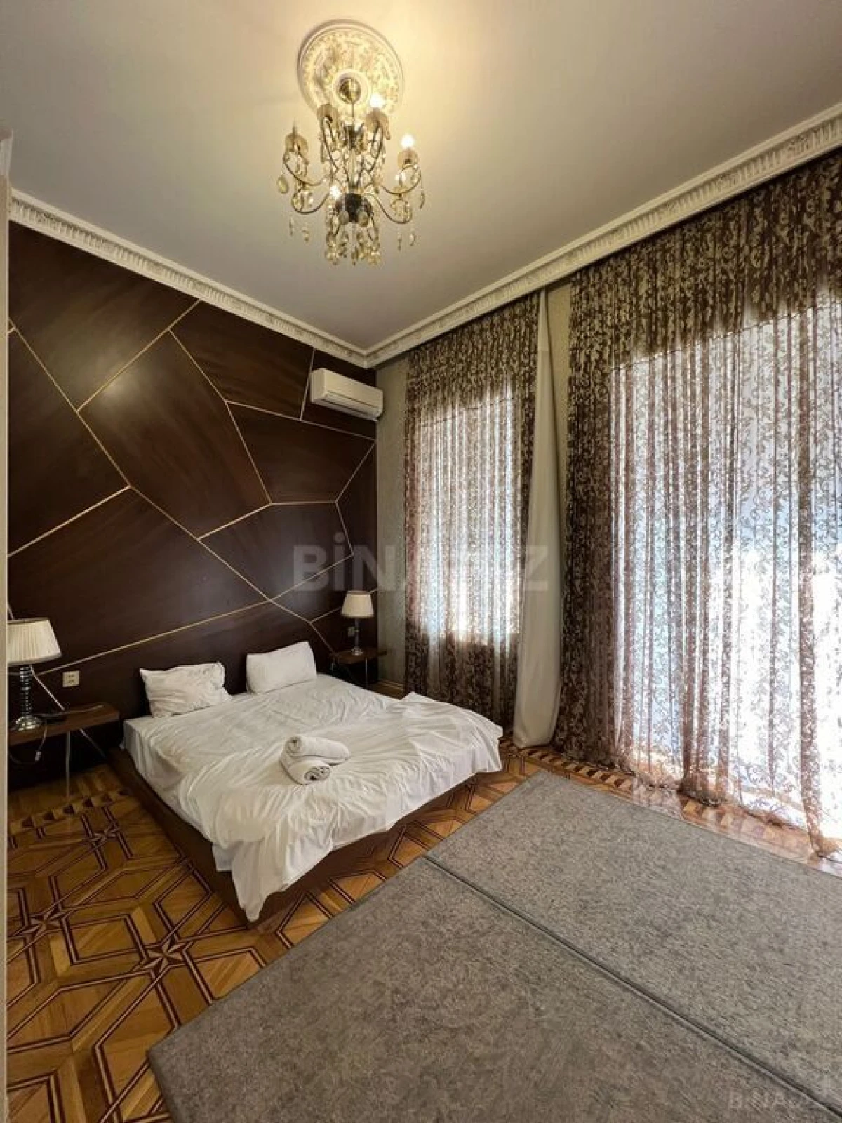 Satılır 5 otaqlı mənzil 187 m²