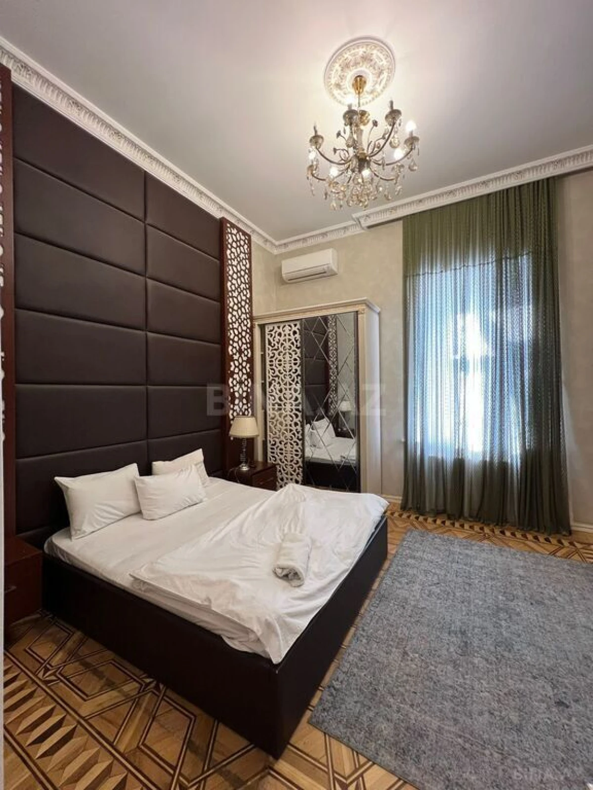 Satılır 5 otaqlı mənzil 187 m²