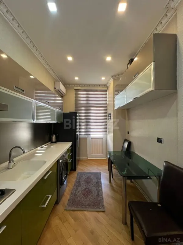 Satılır 5 otaqlı mənzil 187 m²