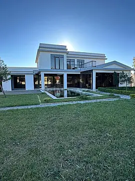 Satılır 6 otaqlı həyət evi 400 m²