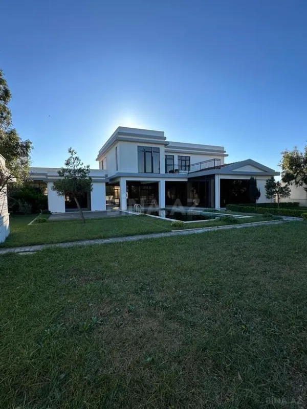 Satılır 6 otaqlı həyət evi 400 m²