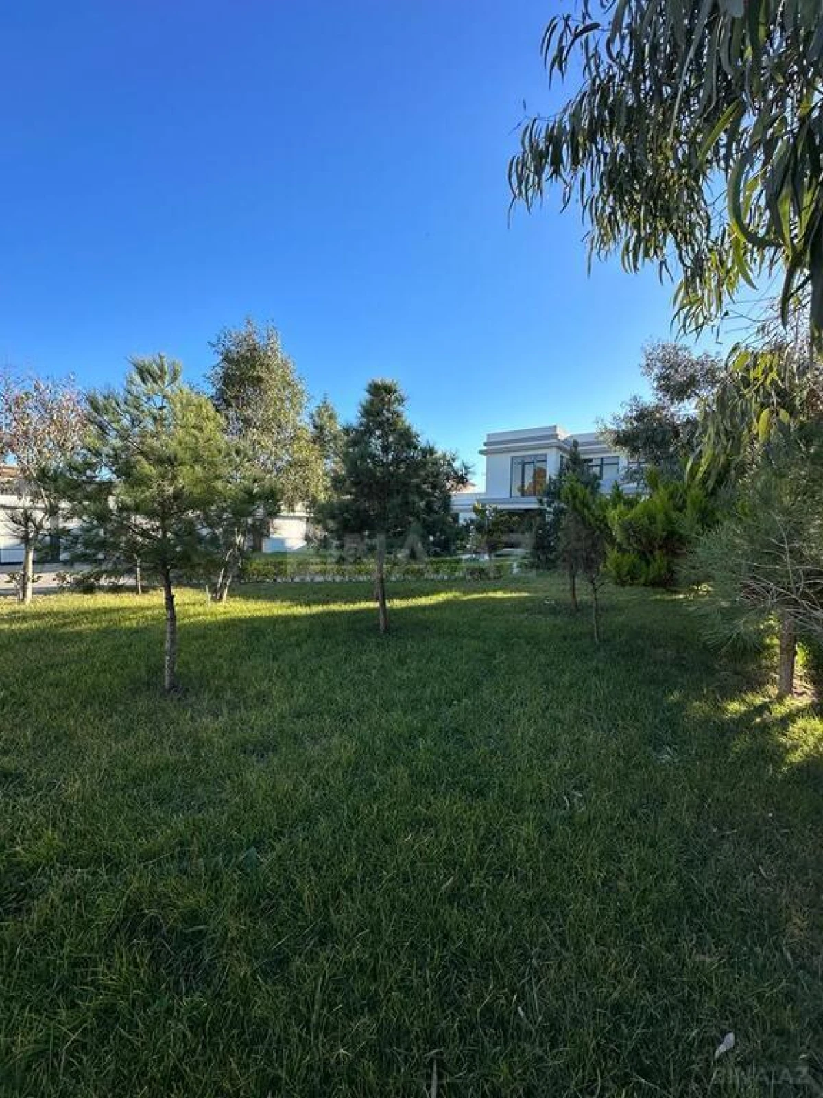 Satılır 6 otaqlı həyət evi 400 m²