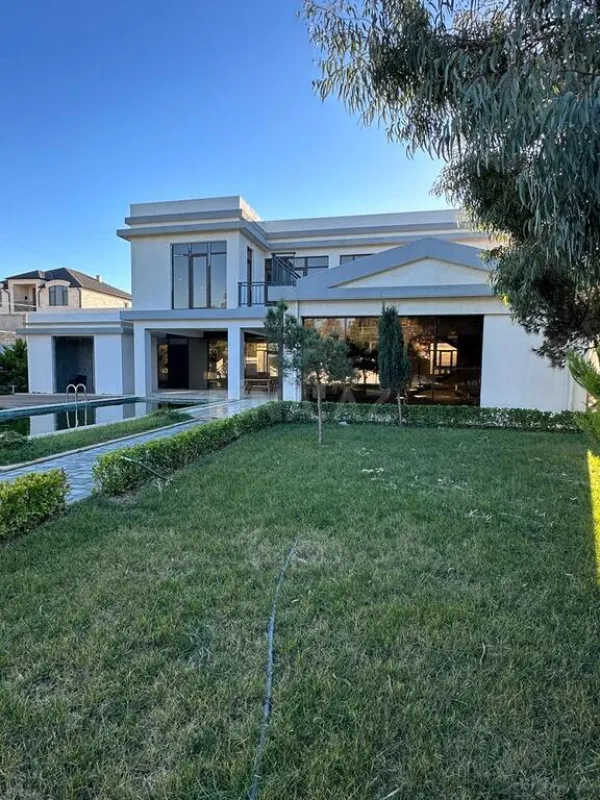 Satılır 6 otaqlı həyət evi 400 m²