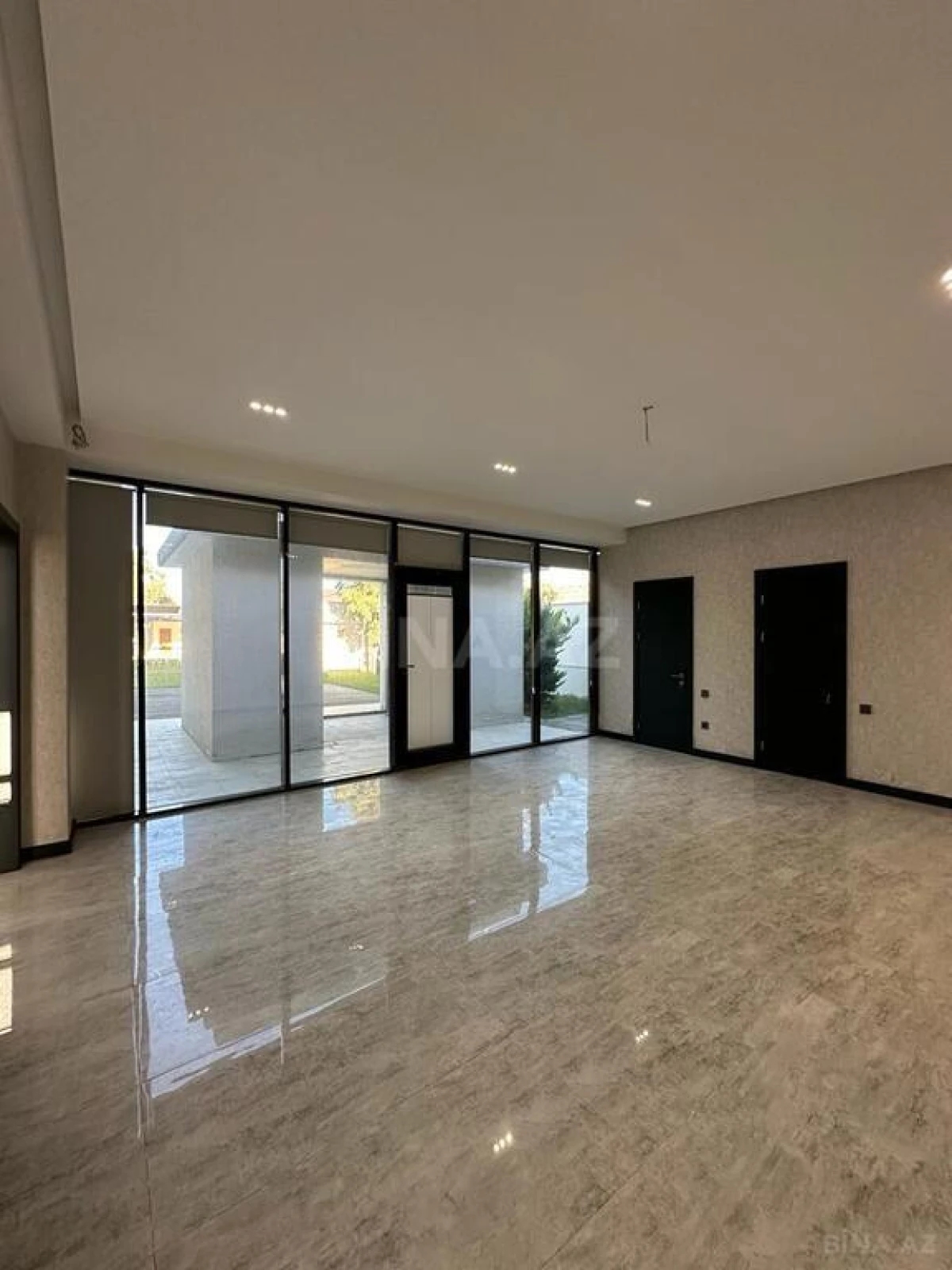 Satılır 6 otaqlı həyət evi 400 m²
