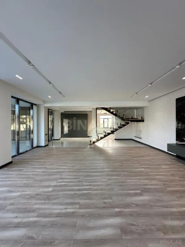 Satılır 6 otaqlı həyət evi 400 m²