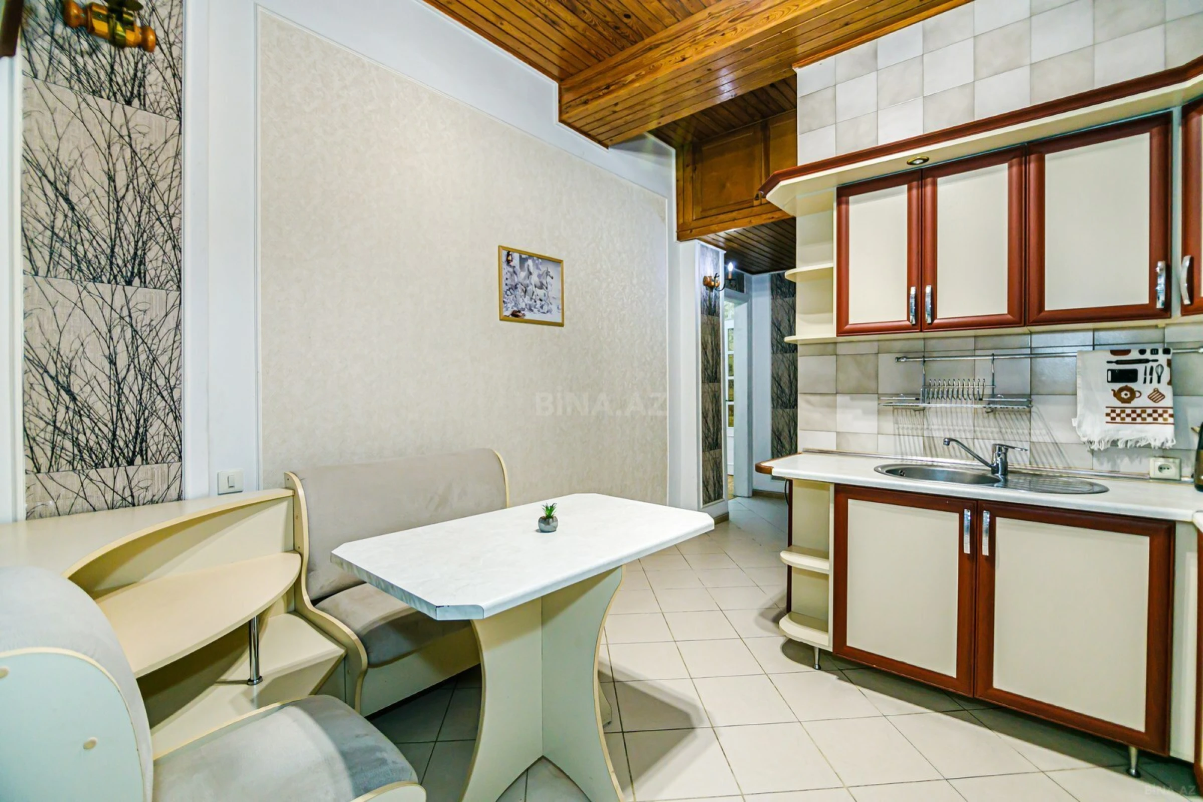 Kirayə verilir 2 otaqlı mənzil 78 m²