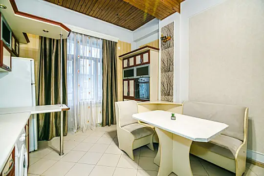 Kirayə verilir 2 otaqlı mənzil 78 m²