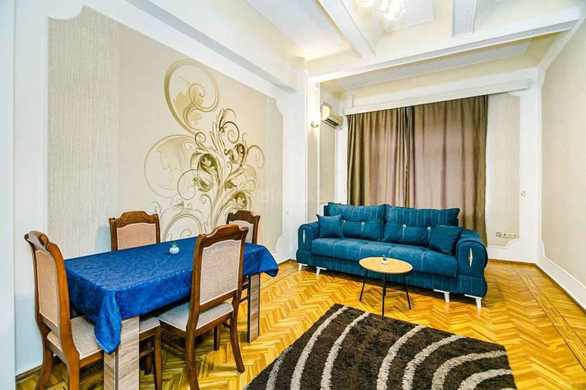 Kirayə verilir 2 otaqlı mənzil 78 m²