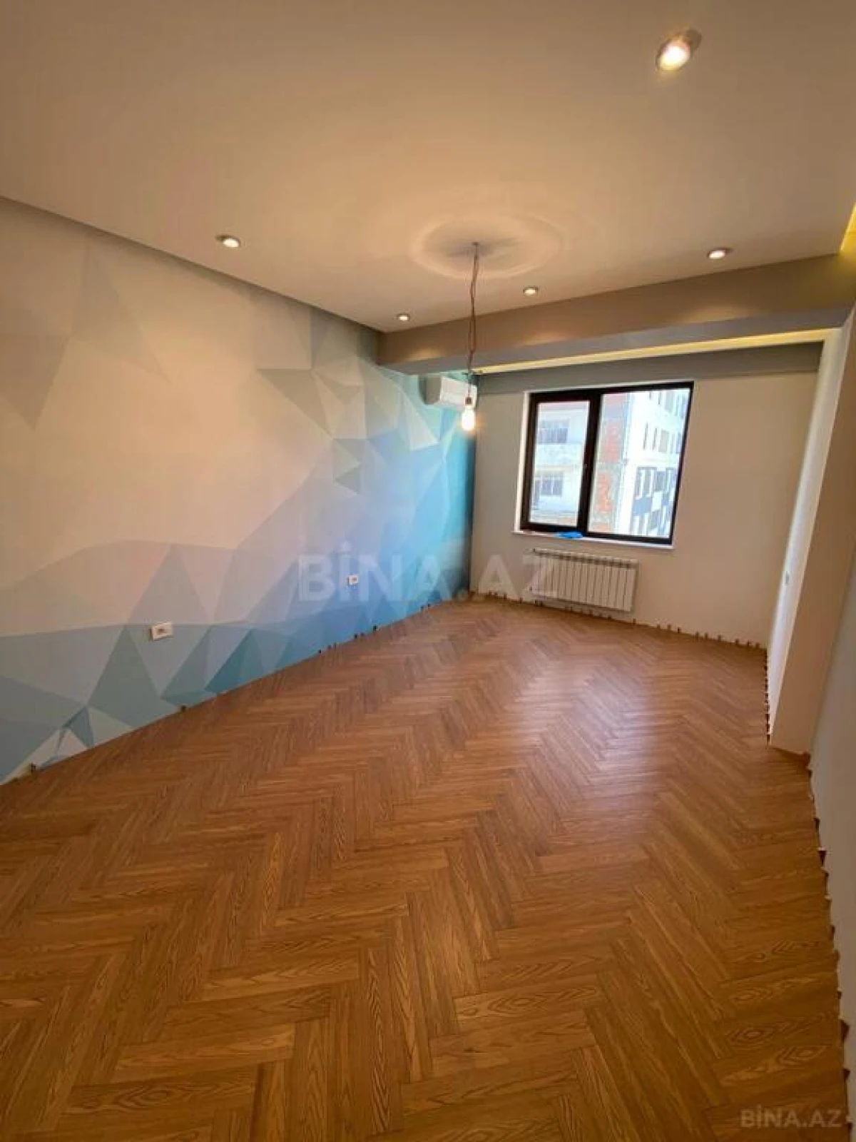 Satılır 5 otaqlı mənzil 217 m²