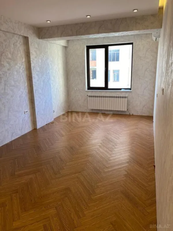 Satılır 5 otaqlı mənzil 217 m²