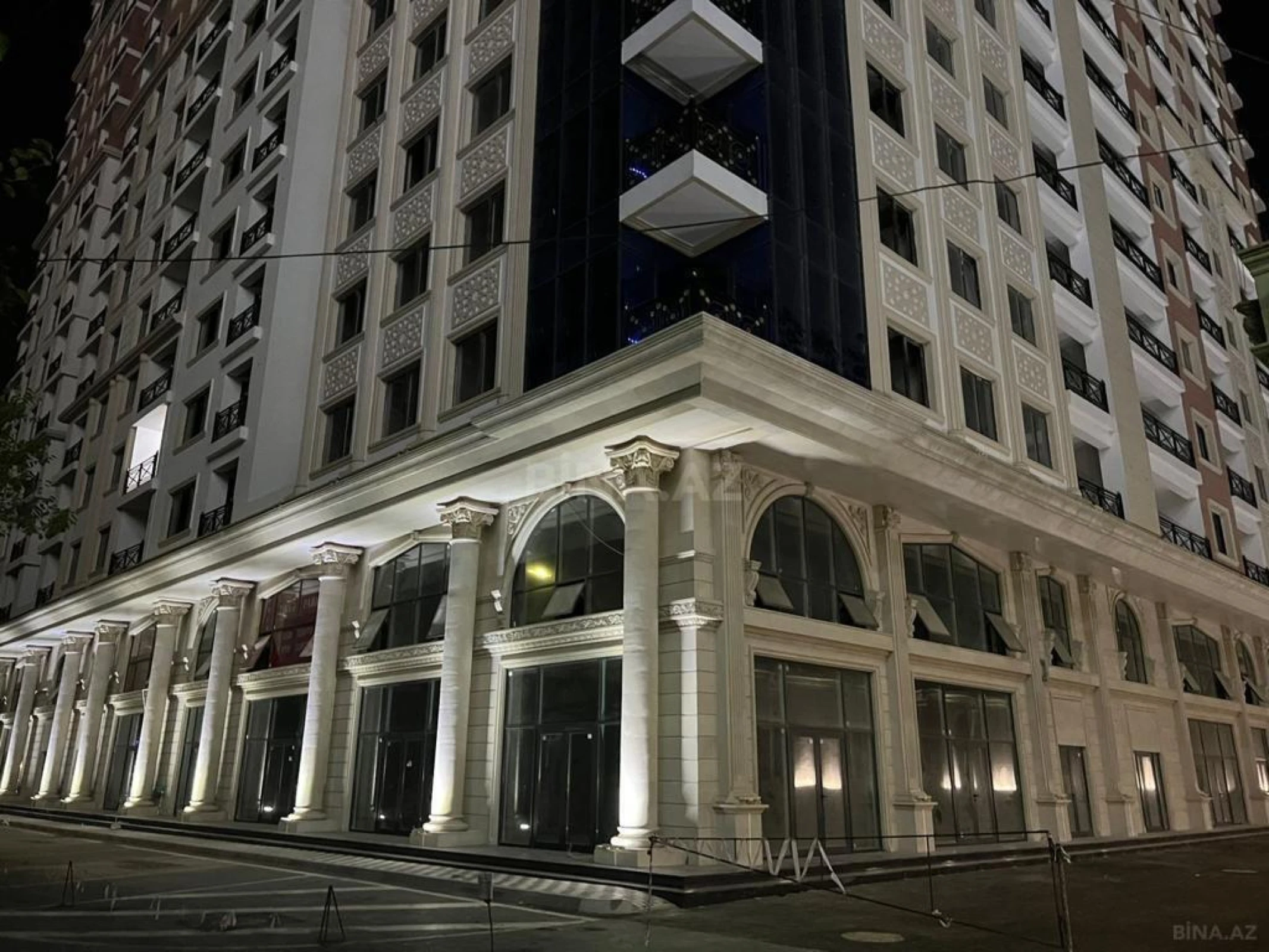 Satılır 3 otaqlı mənzil 165 m²