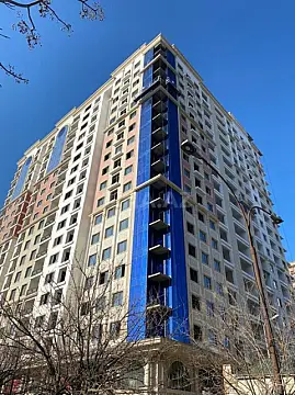 Satılır 3 otaqlı mənzil 165 m²