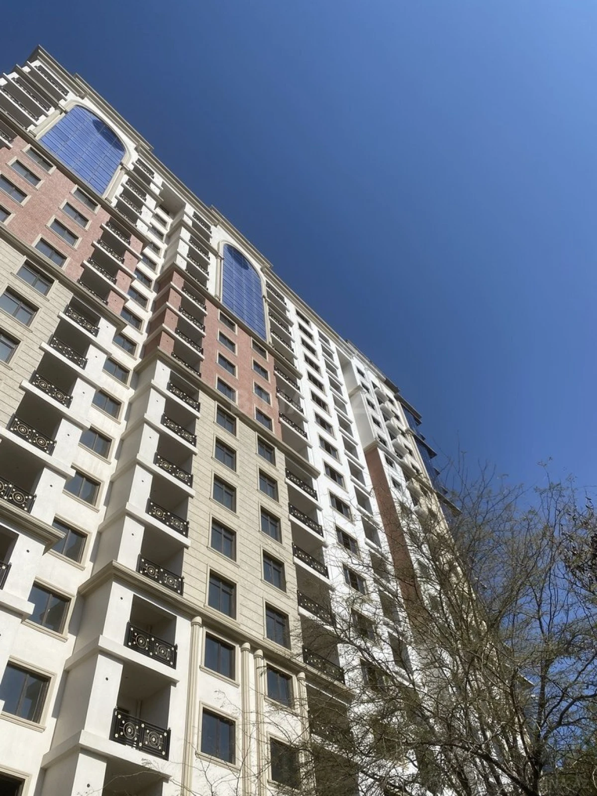 Satılır 3 otaqlı mənzil 153 m²