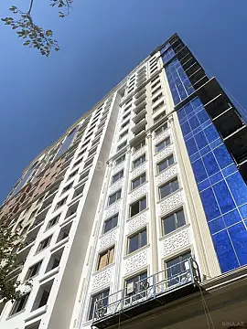 Satılır 3 otaqlı mənzil 153 m²