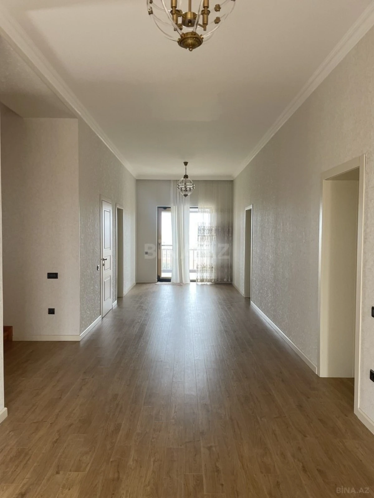 Satılır 5 otaqlı həyət evi 600 m²