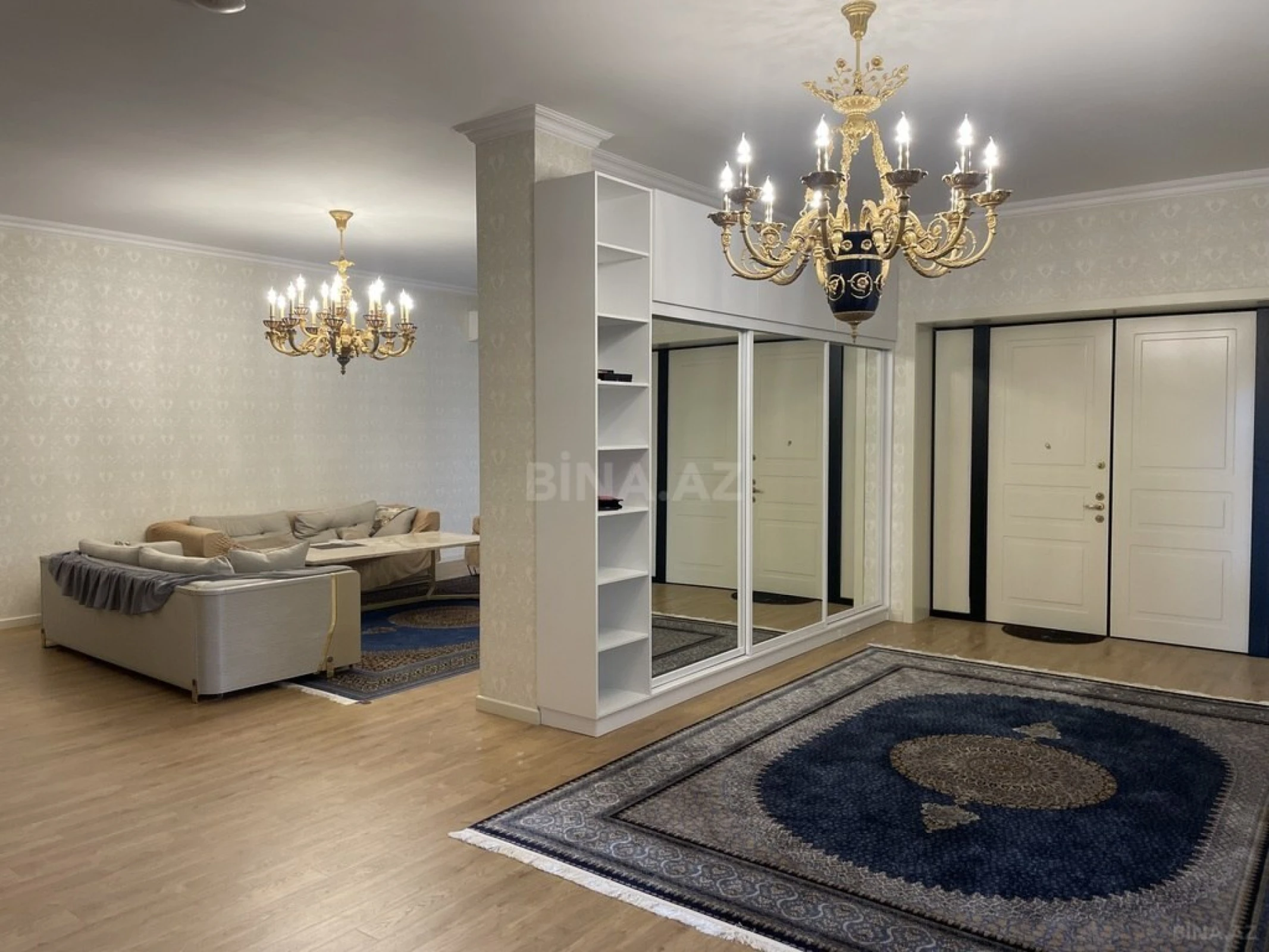 Satılır 5 otaqlı həyət evi 600 m²