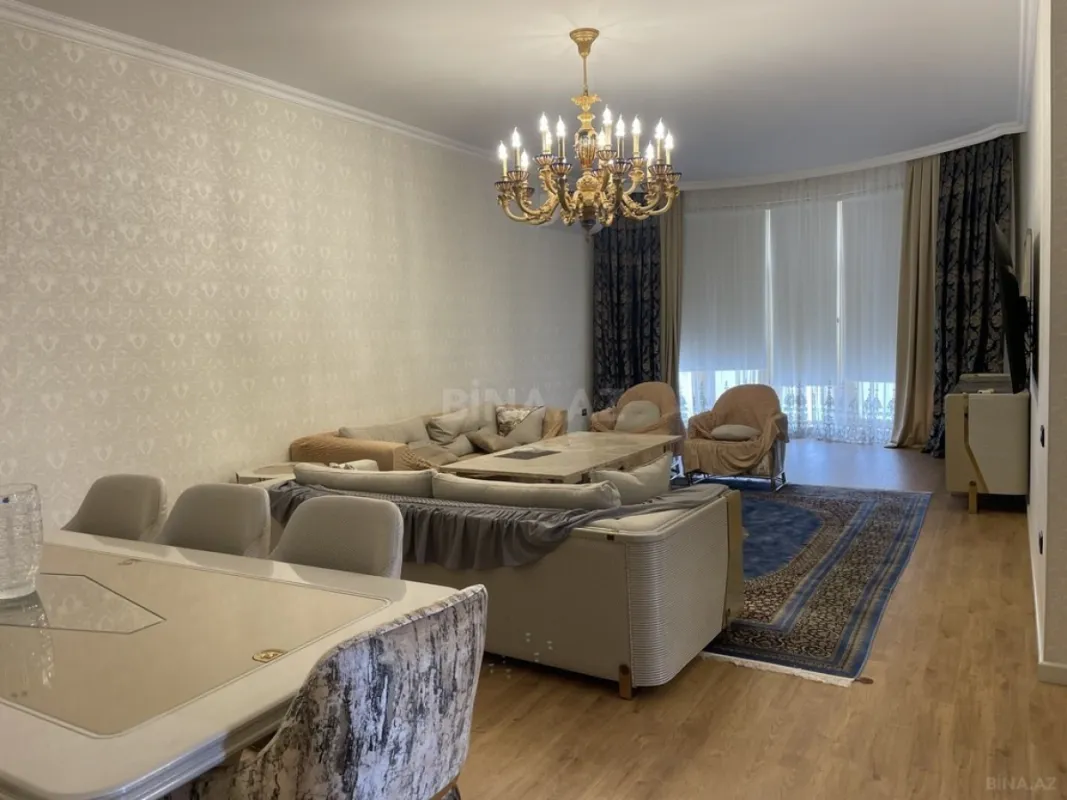 Satılır 5 otaqlı həyət evi 600 m²