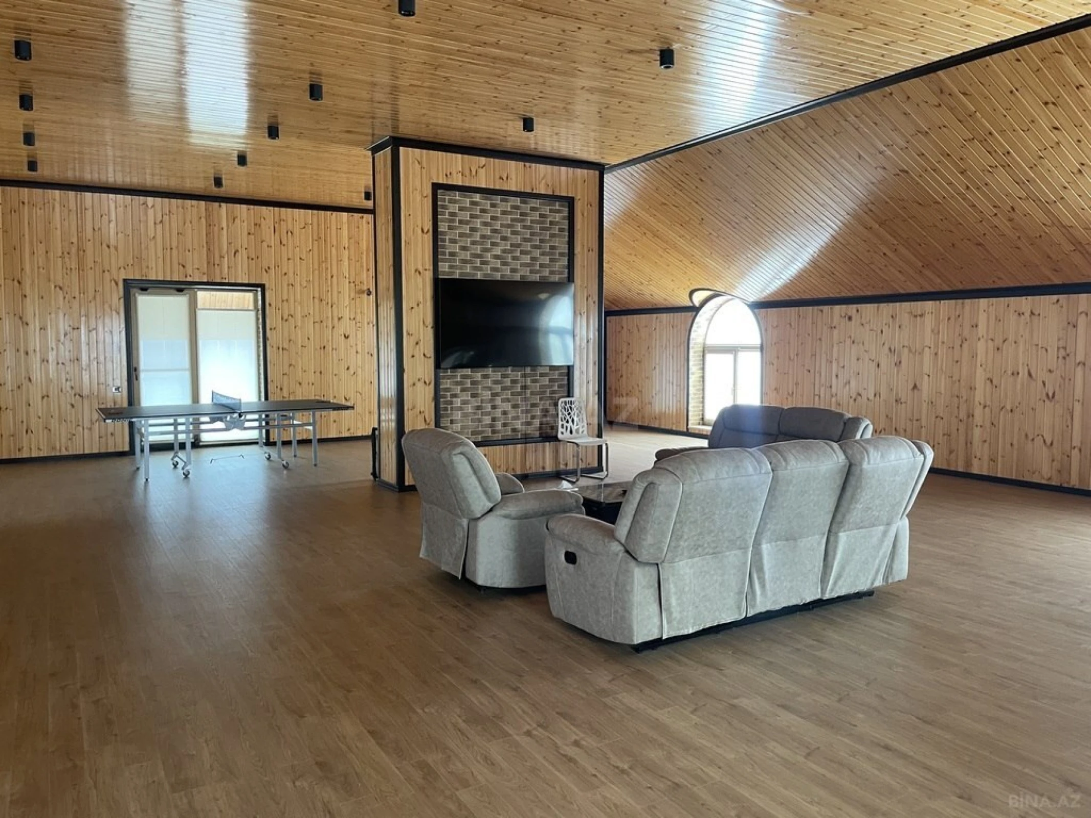 Satılır 5 otaqlı həyət evi 600 m²