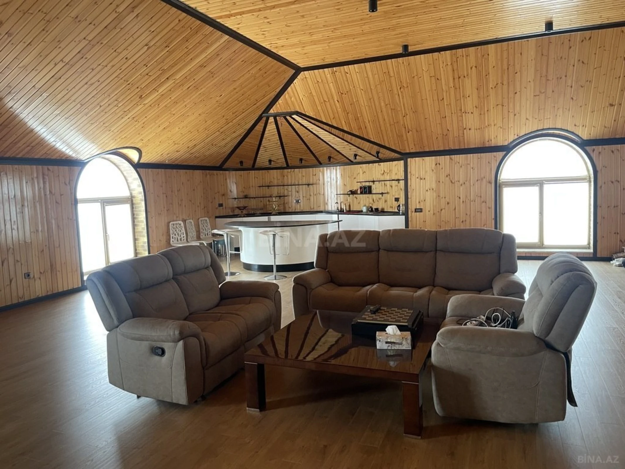 Satılır 5 otaqlı həyət evi 600 m²