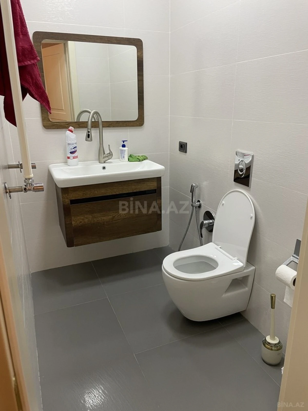 Satılır 5 otaqlı həyət evi 600 m²