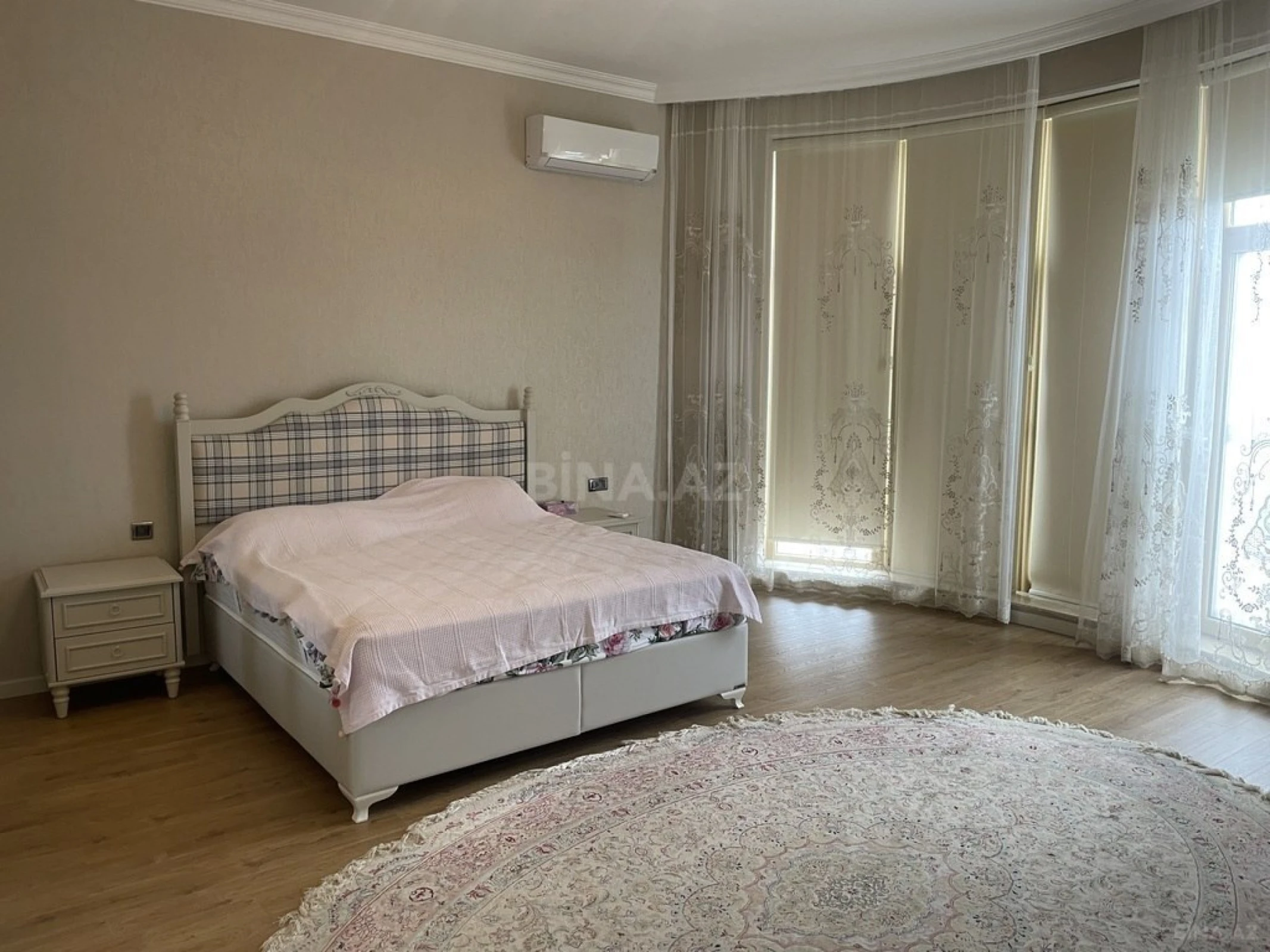 Satılır 5 otaqlı həyət evi 600 m²